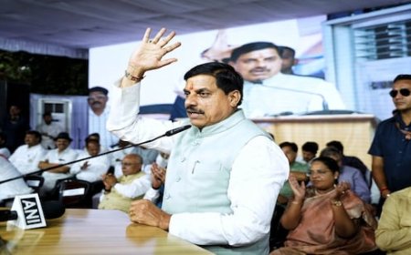 MP में पहली बार पुलिसकर्मियों पर बड़ा एक्शन, 11 के खिलाफ FIR, 5 गिरफ्तार