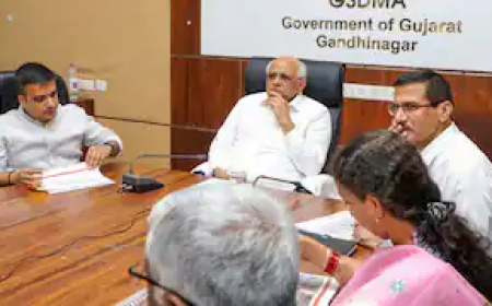 गुजरात की राजनीति में बड़ी हलचल, सभी 16 मत्रियों ने सीएम भूपेंद्र पटेल को सौंपा इस्तीफा