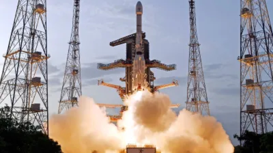 अंतरिक्ष छोड़िए, भारत अब चांद पर भेजेगा इंसान; ISRO चीफ ने बता दी पूरी टाइमलाइन