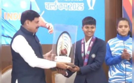 भोपाल में ‘विश्व विजेताओं’ का सम्मान; क्रांति बोलीं- जो उड़ाते थे मज़ाक, वही तारीफ कर रहे