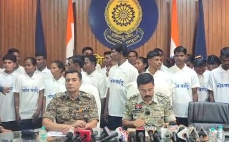 बहुत बड़ा सरेंडर! 37 नक्सलियों ने डाले हथियार; 27 पर था ₹65 लाख का इनाम, दो साल में 2,200 ने किया समर्पण