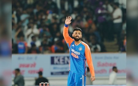 वरुण चक्रवर्ती ने रच दिया इतिहास, T20I क्रिकेट में यह रिकॉर्ड बनाने वाले बने पहले भारतीय गेंदबाज