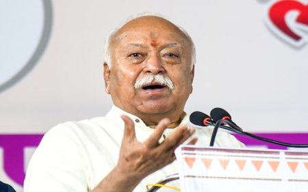 बांग्लादेश में हिंदुओं के साथ हिंसा पर भागवत ने सरकार को दी सलाह, पड़ोसी देश के अल्पसंख्यकों को भी दिया संदेश