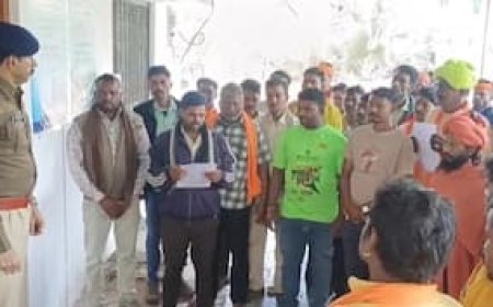 जनजाति क्षेत्रों में अवैध धर्मांतरण पर रोक की मांग, संतों के साथ रैली निकालकर सौंपा ज्ञापन