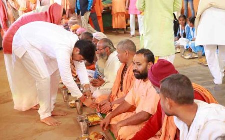 सिर पर कलश- श्रद्धा और भक्ति का भाव लिए मां नर्मदा की परिक्रमा पर निकले सीएम डॉ. यादव के बेटे अभिमन्यु