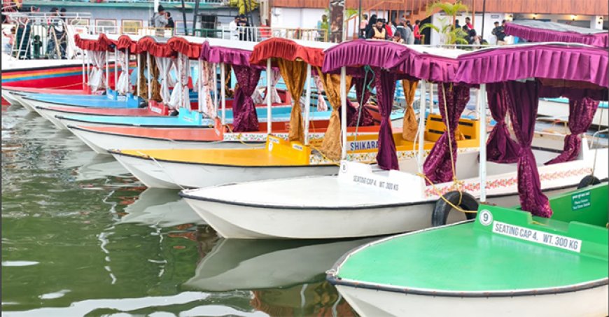 मुख्यमंत्री डॉ. यादव के द्वारा मध्य प्रदेश पर्यटन निगम के अपर लेक बोट क्लब भोपाल में शिकारों का उद्घाटन 