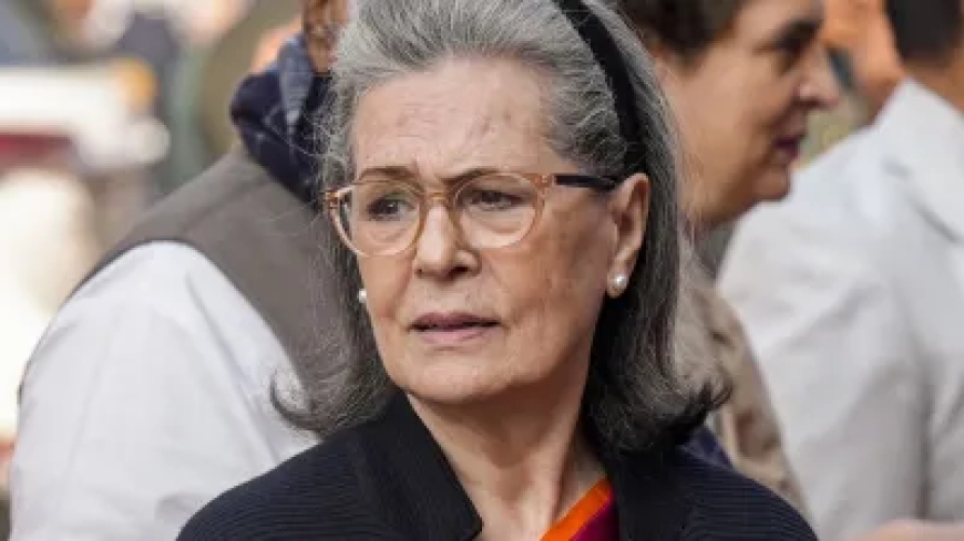 कांग्रेस नेता सोनिया गांधी को दिल्ली की राऊज़ एवेन्यू कोर्ट से नोटिस, जानें क्या है पूरा मामला