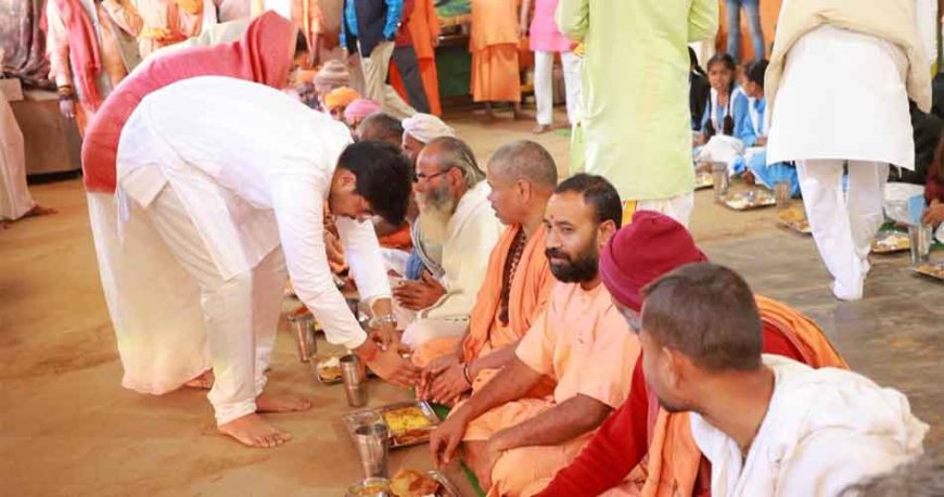 सिर पर कलश- श्रद्धा और भक्ति का भाव लिए मां नर्मदा की परिक्रमा पर निकले सीएम डॉ. यादव के बेटे अभिमन्यु