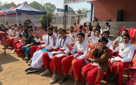 क्रिकेट का 'वैदिक' अवतार: भोपाल में खिलाड़ियों ने पहना धोती-कुर्ता, संस्कृत में हो रही कमेंट्री