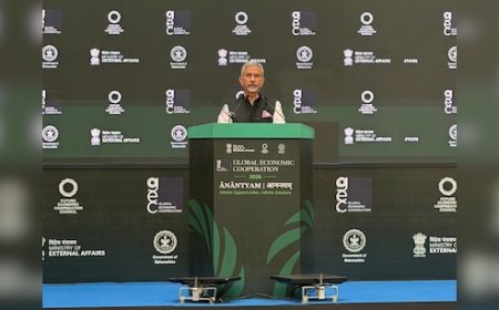 ग्लोबल इकोनॉमिक समिट : एस. जयशंकर बोले- 'बदल रहा है वर्ल्ड ऑर्डर, भारत की नीतियां ही भरोसे का आधार'