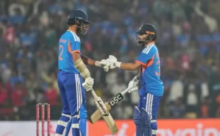 T20 वर्ल्ड कप के बीच टीम इंडिया के खिलाड़ी ने छोड़ा टीम का साथ, अचानक लौटना पड़ा घर