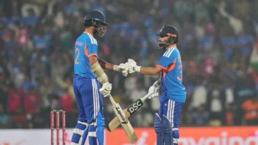 T20 वर्ल्ड कप के बीच टीम इंडिया के खिलाड़ी ने छोड़ा टीम का साथ, अचानक लौटना पड़ा घर