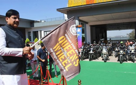 सीएम डॉ. यादव ने दिखाई हरी झंडी, बोले - स्वच्छ-सुरक्षित टूरिज्म को प्रोत्साहित करेगी 'क्वींस ऑन द व्हील्स'