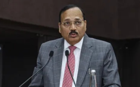 आधी रात को ये सब पिटिशन ड्राफ्ट करते हो क्या? वकील नहीं होते तो जुर्माना लगाता', शराब से जुड़ी PIL पर भड़के CJI