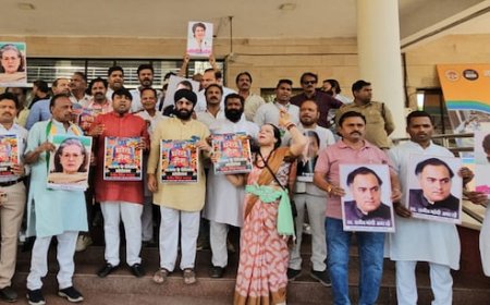 घरेलू गैस किल्लत को लेकर इंदौर में कांग्रेस का प्रदर्शन; कलेक्टर को सौंपा ज्ञापन, CM ने कहा- अफवाह से बचें