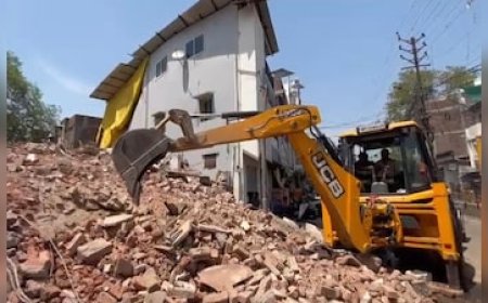 महाकाल मंदिर के पास 12 मकानों पर चला बुलडोजर, 4.25 करोड़ रुपए का मिला मुआवजा