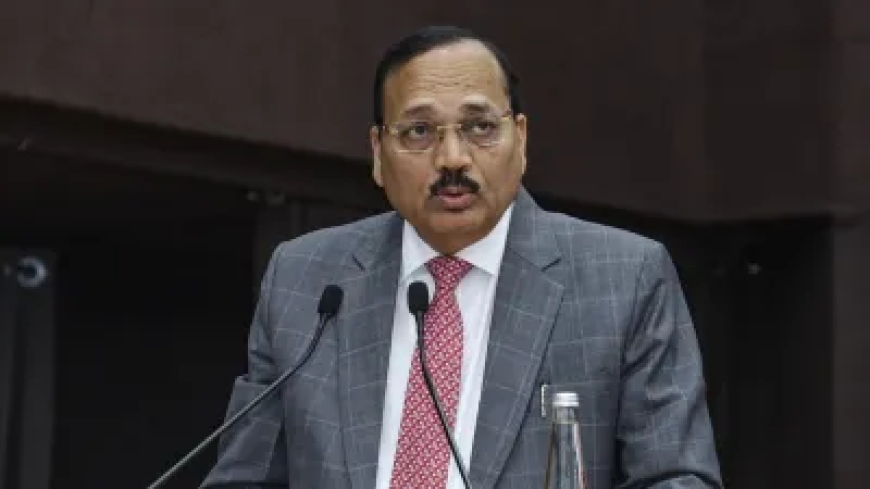 आधी रात को ये सब पिटिशन ड्राफ्ट करते हो क्या? वकील नहीं होते तो जुर्माना लगाता', शराब से जुड़ी PIL पर भड़के CJI