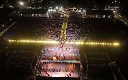 60 हजार से ज्यादा दर्शकों ने देखा 'सम्राट विक्रमादित्य,' वाराणसी के रोम-रोम में बसा अनोखा मंचन, देखें Photos