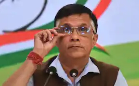 पवन खेड़ा को झटका, सुप्रीम कोर्ट ने हाईकोर्ट के अंतरिम जमानत देने के आदेश पर लगाई रोक