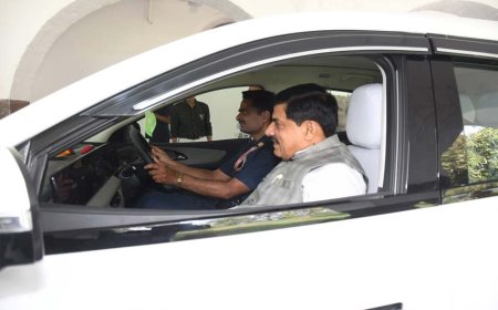 डॉ. मोहन देश के पहले सीएम, जिन्होंने काफिले में शामिल की EV, दिया पीएम मोदी का संदेश