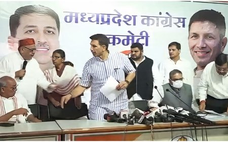 MP कांग्रेस में खींचतान: कुर्सी को लेकर दिखा ड्रामा, जीतू पटवारी और दिग्विजय का Video वायरल