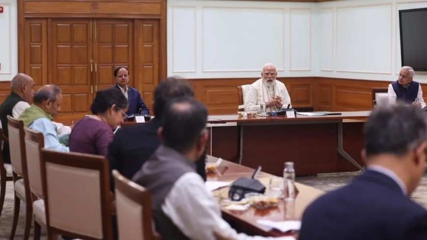 वैश्विक अनिश्चितताओं के बीच इकोनॉमिक एडवाइजरी काउंसिल के सदस्यों के साथ PM मोदी ने की बैठक, इन मुद्दों पर हुई चर्चा
