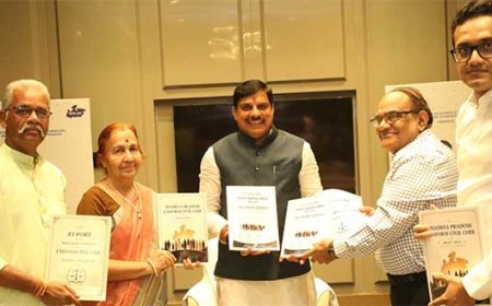 समिति ने सीएम डॉ. मोहन को सौंपा UCC का फाइनल प्रतिवेदन, 3 खंडों में बंद है पूरी कहानी