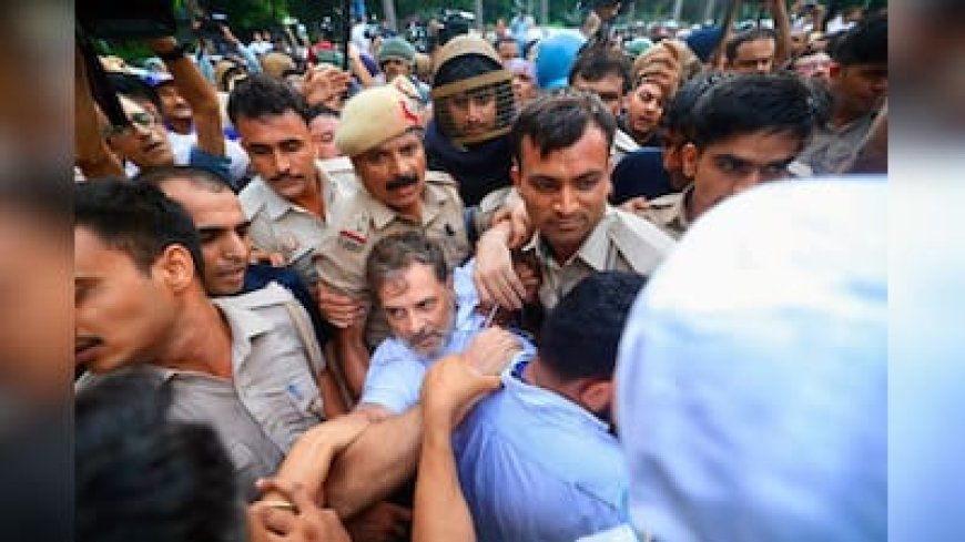 हिरासत में लिए गए राहुल गांधी, दिल्ली पुलिस उठाकर ले गई;