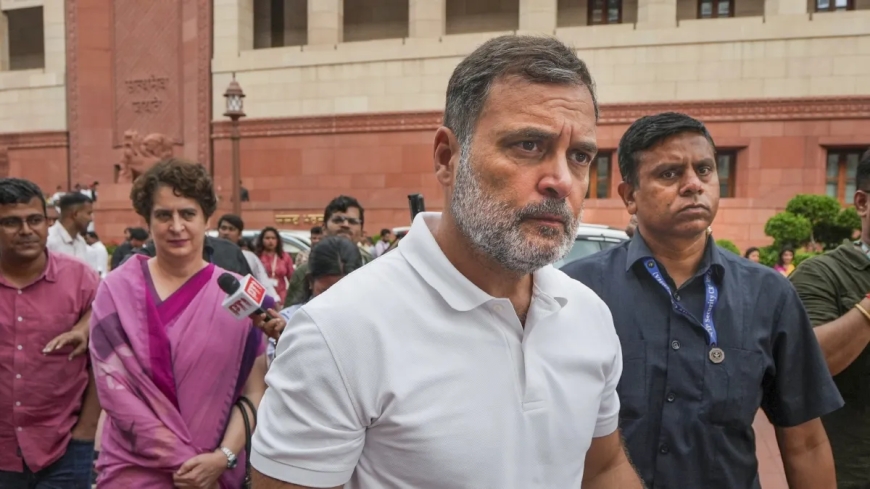 आप बीजेपी के हो क्या', घायल पुलिसकर्मियों के परिजनों की प्रेस कॉन्फ्रेंस से जुड़े सवाल से भागे राहुल गांधी