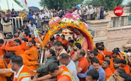 चंद्रमोलेश्वर स्वरूप में नगर भ्रमण पर निकले बाबा महाकाल, उज्जैन में गार्ड ऑफ ऑनर के साथ निकली दूसरी शाही सवारी