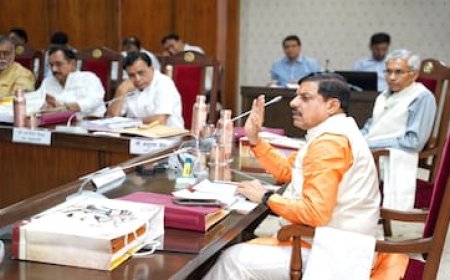 कर्ज के चक्रव्यूह में MP! आज पैदा हुए बच्चे पर ₹55000 की उधारी; 100रु की नई उधारी में 30 पुराने कर्ज पर खर्च