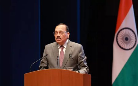 CJI सूर्य कांत ने आज़ादी की लड़ाई में वकीलों की भूमिका पर ज़ोर दिया, कहा- कानूनी बिरादरी को संवैधानिक वादे को ज़िंदा रखना चाहिए
