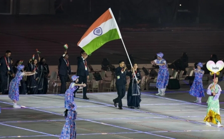 जापान में एशियन गेम्स 2026 का धमाकेदार आगाज, ओपनिंग सेरेमनी में मनु भाकर-पवन सहरावत ने लहराया त‍िरंगा