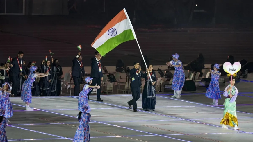 जापान में एशियन गेम्स 2026 का धमाकेदार आगाज, ओपनिंग सेरेमनी में मनु भाकर-पवन सहरावत ने लहराया त‍िरंगा